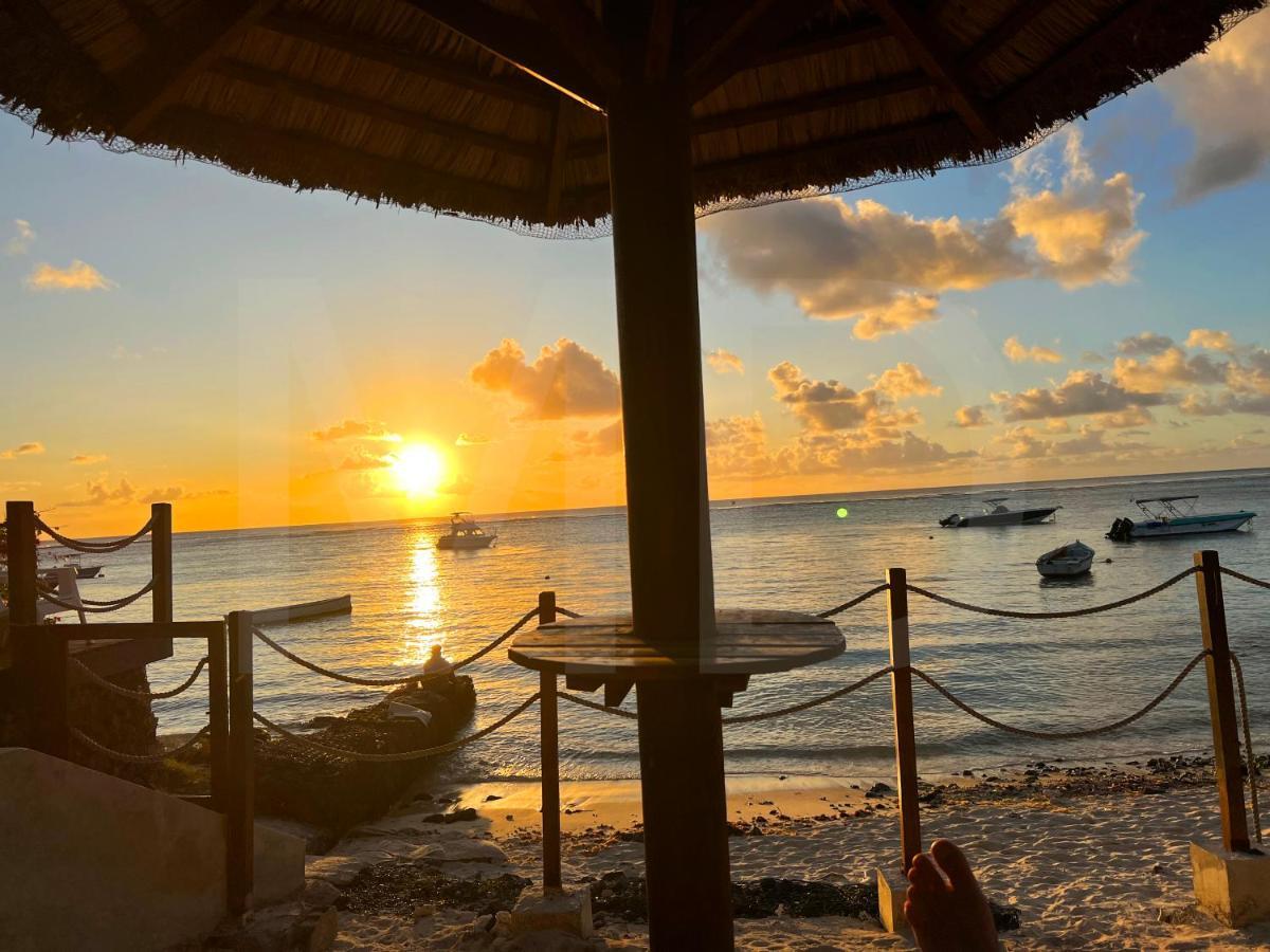 Caro'S Beachfront Trou aux Biches Bagian luar foto