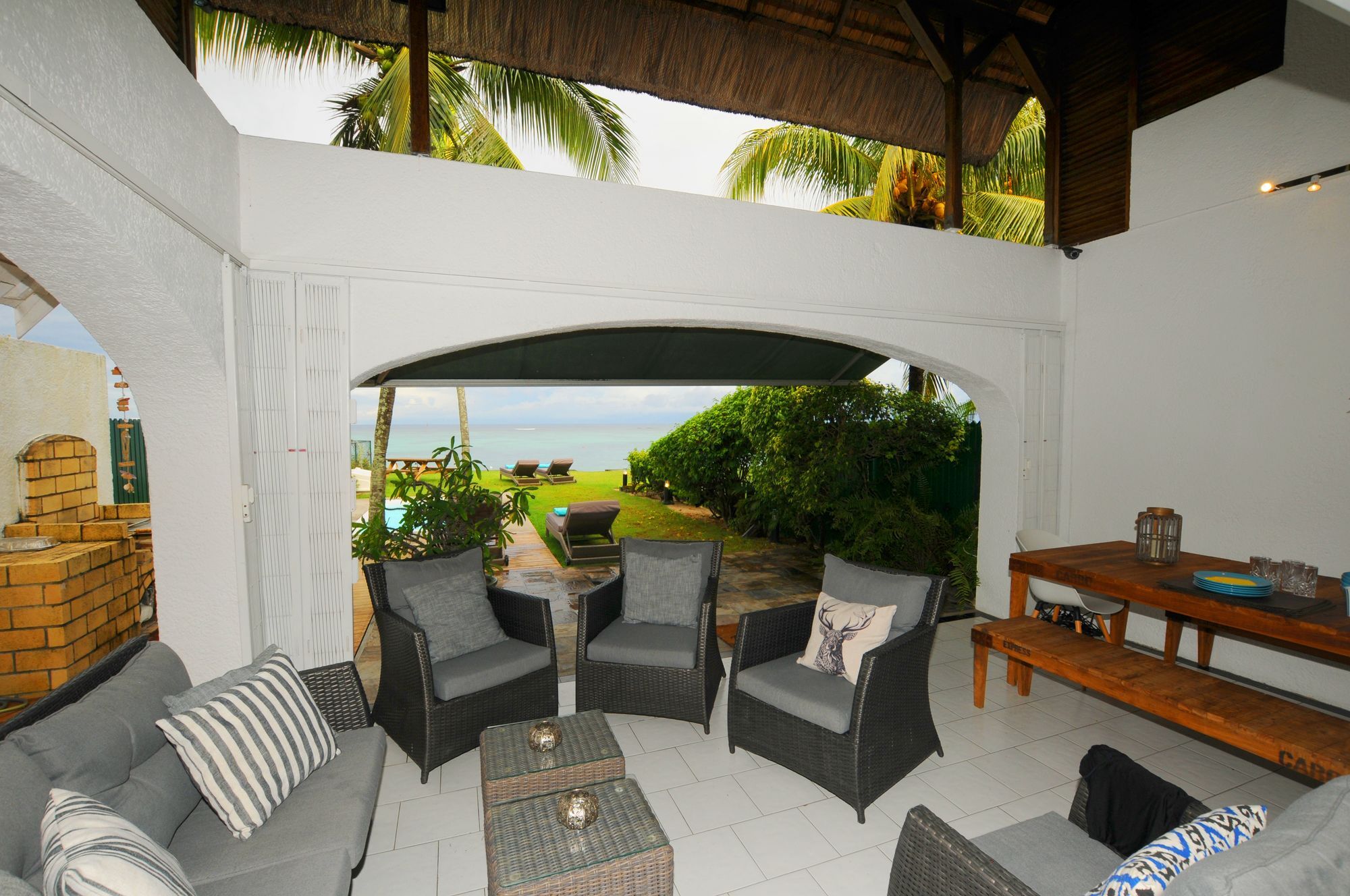 Caro'S Beachfront Trou aux Biches Bagian luar foto